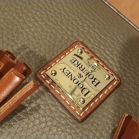 Dooney and Bourke satchel Bag - Picture 6 of 15